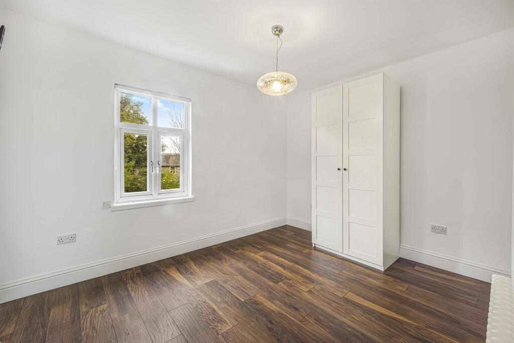 3 bedroom terraced house for sale in Knutsford View, Hale Barns, Altrincham, WA15